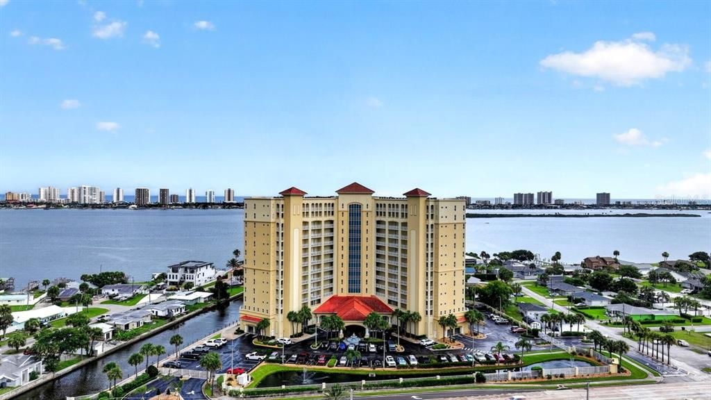 На продажу: $299,900 (2 спален, 2 ванн, 1615 Квадратных фут)