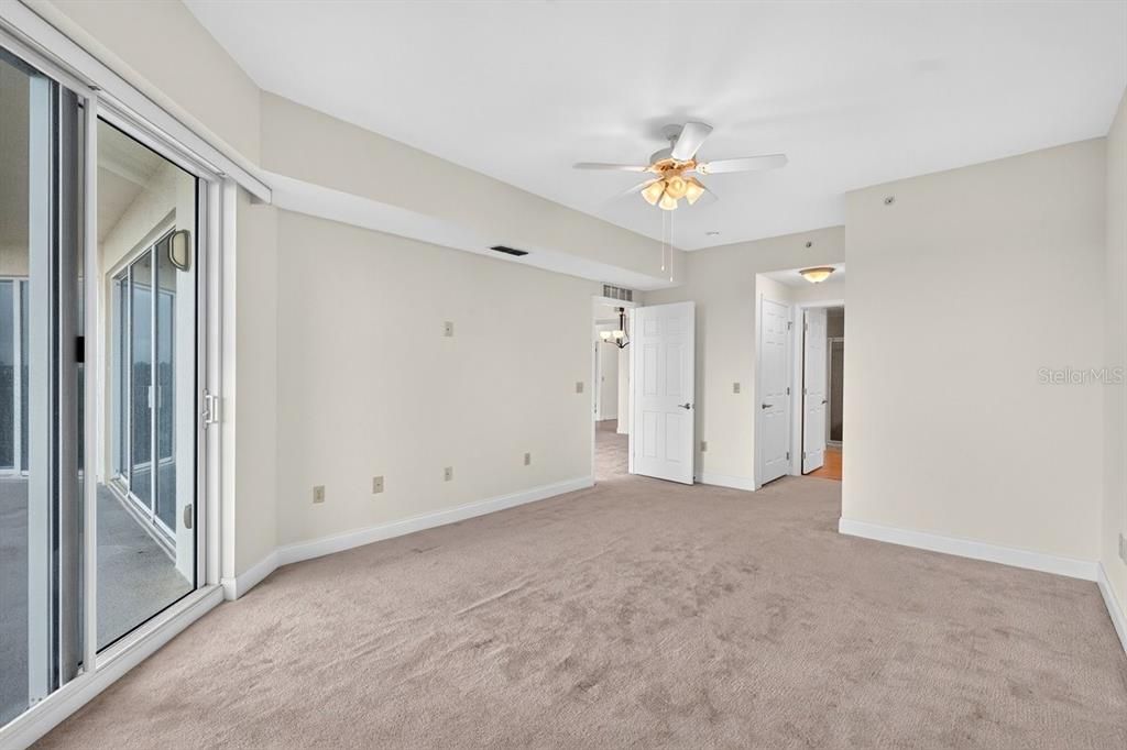 На продажу: $299,900 (2 спален, 2 ванн, 1615 Квадратных фут)