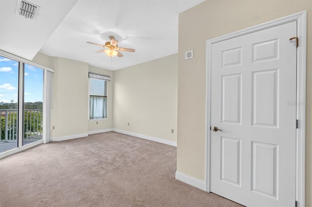 На продажу: $299,900 (2 спален, 2 ванн, 1615 Квадратных фут)