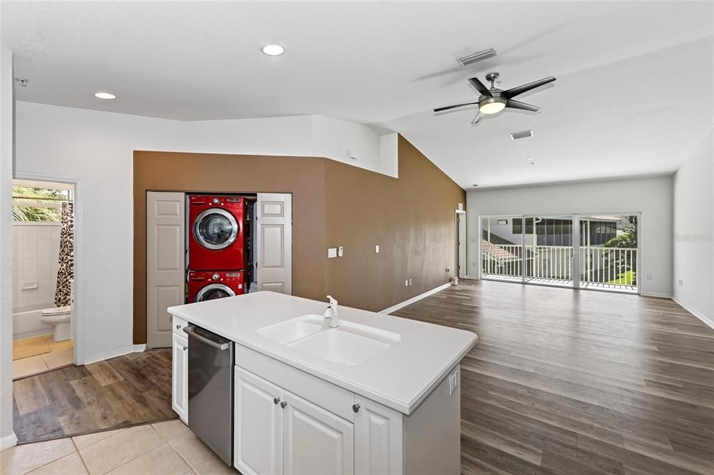 For Sale: $250,000 (2 beds, 2 baths, 1368 Square Feet)