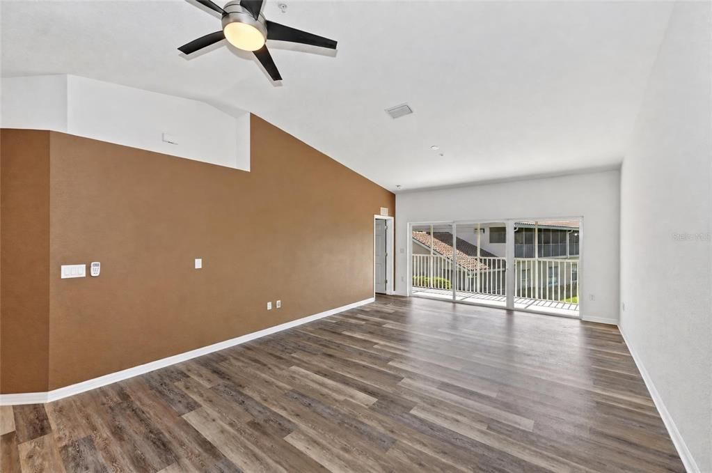 For Sale: $250,000 (2 beds, 2 baths, 1368 Square Feet)