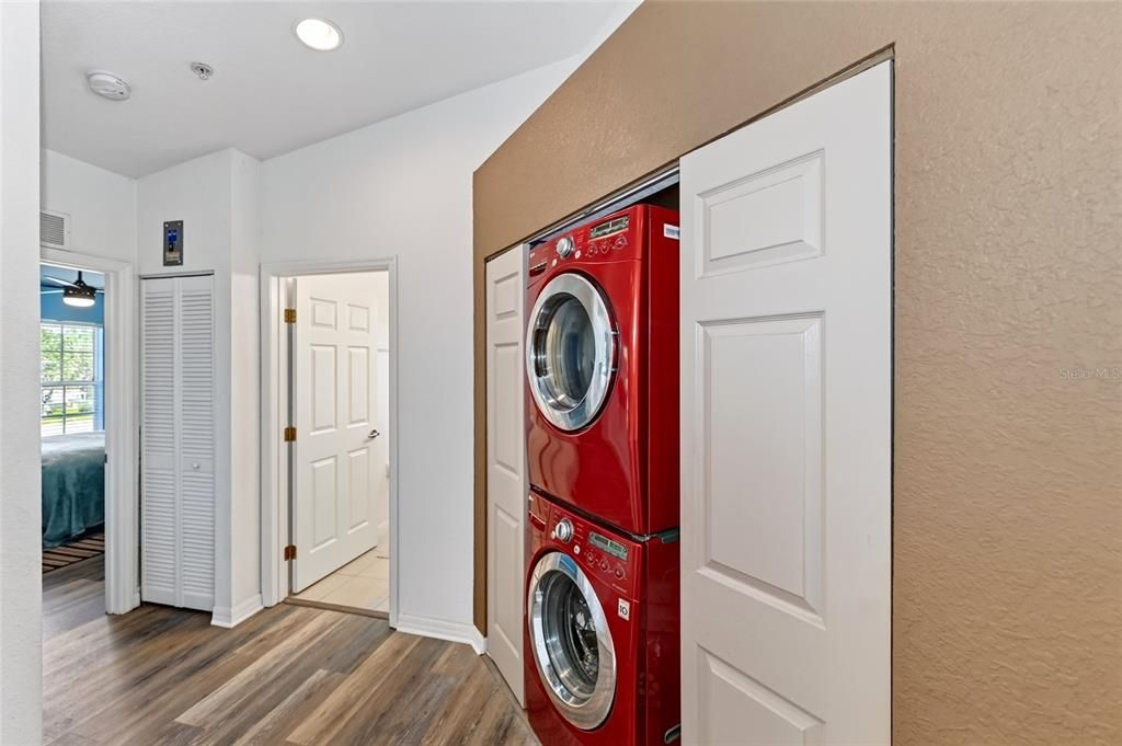 For Sale: $250,000 (2 beds, 2 baths, 1368 Square Feet)