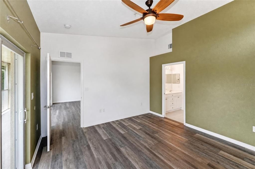 For Sale: $250,000 (2 beds, 2 baths, 1368 Square Feet)