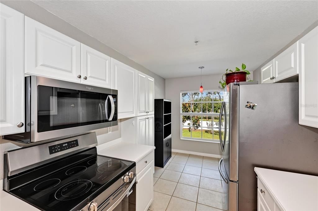 For Sale: $250,000 (2 beds, 2 baths, 1368 Square Feet)