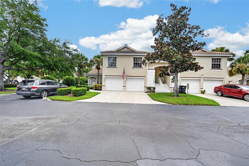 For Sale: $250,000 (2 beds, 2 baths, 1368 Square Feet)