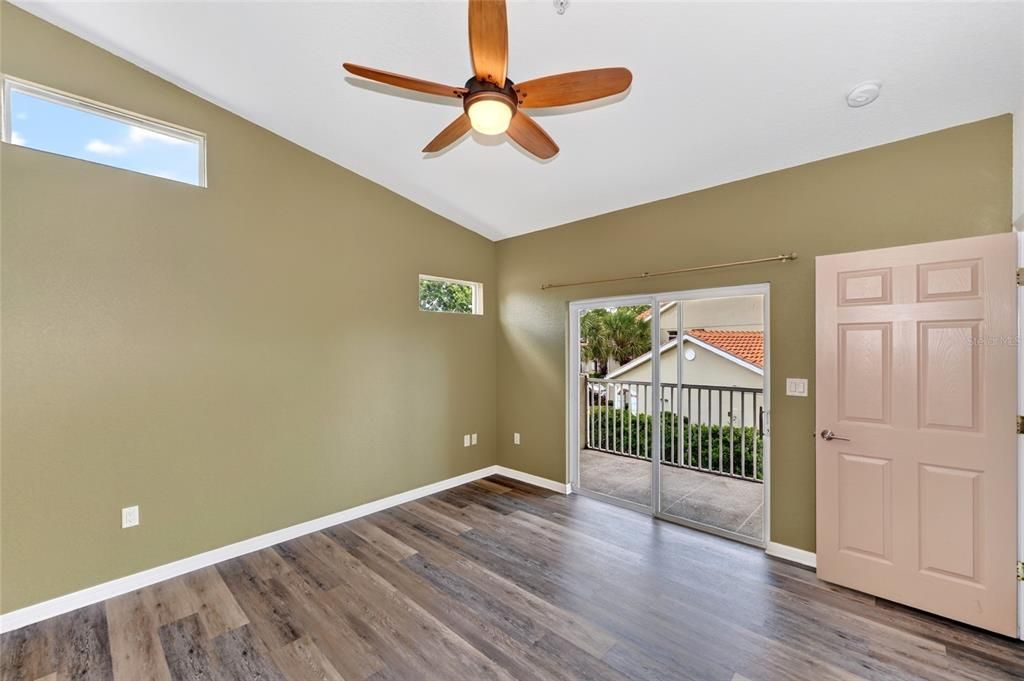 For Sale: $250,000 (2 beds, 2 baths, 1368 Square Feet)