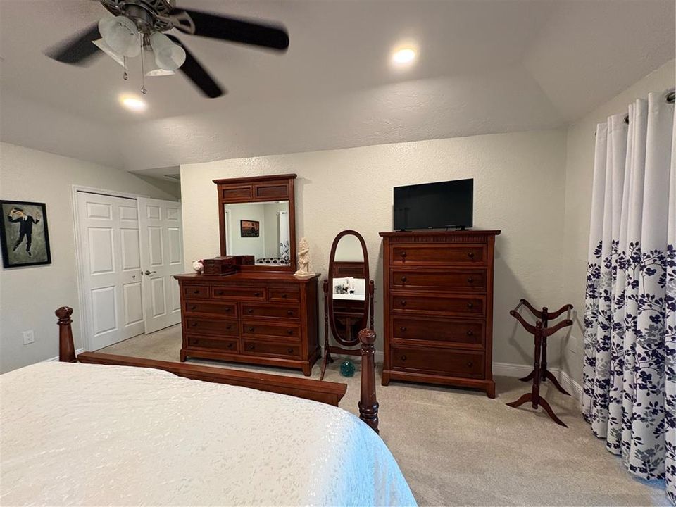 For Sale: $665,000 (3 beds, 2 baths, 2540 Square Feet)