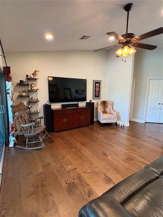 For Sale: $665,000 (3 beds, 2 baths, 2540 Square Feet)