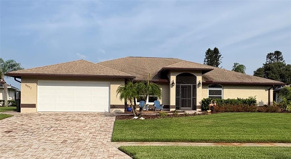 For Sale: $665,000 (3 beds, 2 baths, 2540 Square Feet)