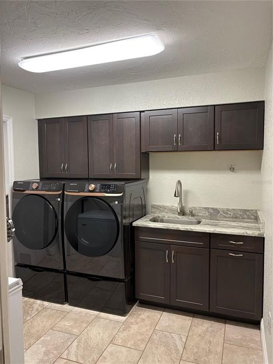 For Sale: $665,000 (3 beds, 2 baths, 2540 Square Feet)