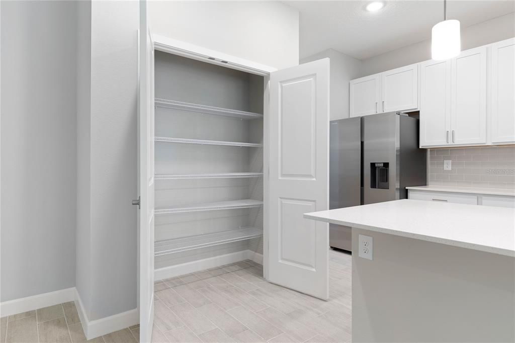 En Venta: $459,000 (4 camas, 3 baños, 2306 Pies cuadrados)