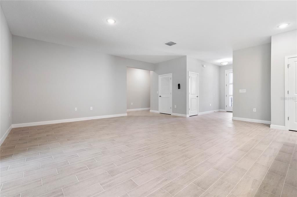 En Venta: $459,000 (4 camas, 3 baños, 2306 Pies cuadrados)