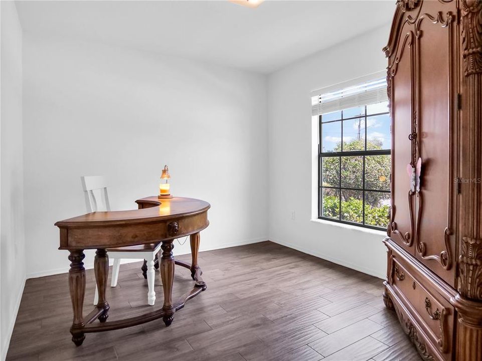 En Venta: $289,000 (4 camas, 2 baños, 1608 Pies cuadrados)