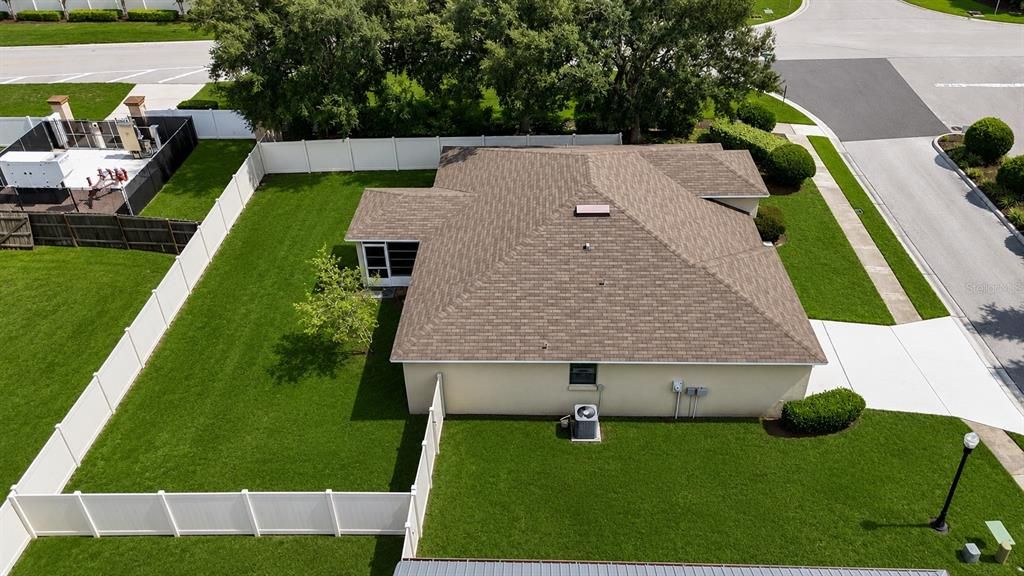 En Venta: $289,000 (4 camas, 2 baños, 1608 Pies cuadrados)