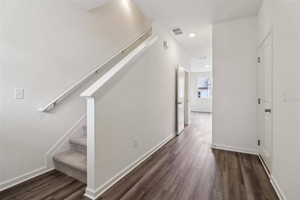 На продажу: $259,990 (3 спален, 2 ванн, 1421 Квадратных фут)