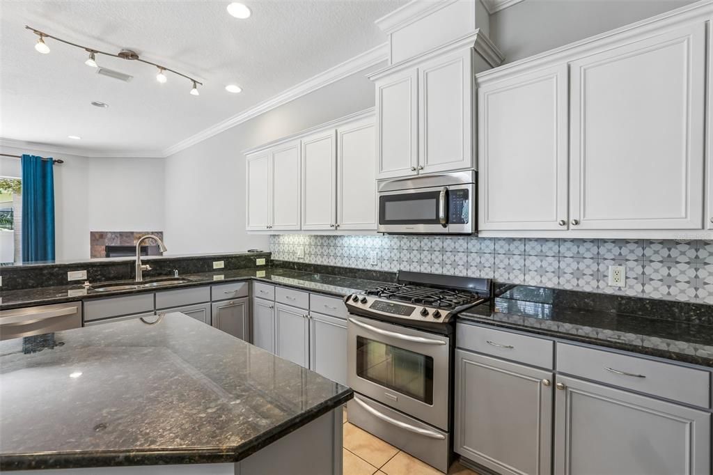 В аренду: $4,450 (3 спален, 2 ванн, 2405 Квадратных фут)