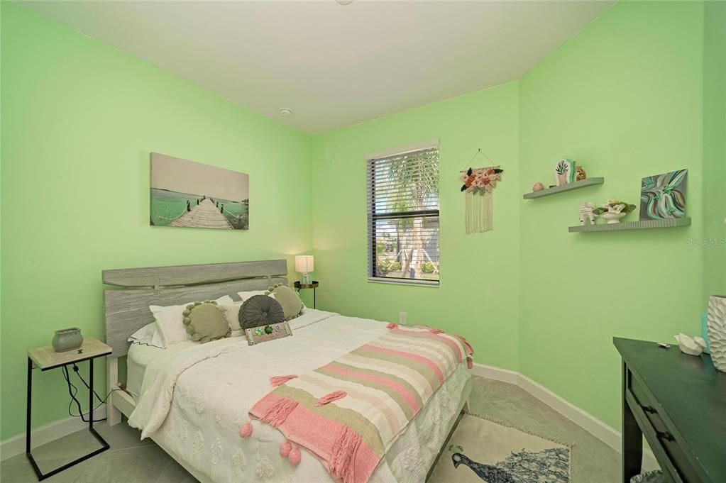 For Sale: $350,000 (2 beds, 2 baths, 1564 Square Feet)