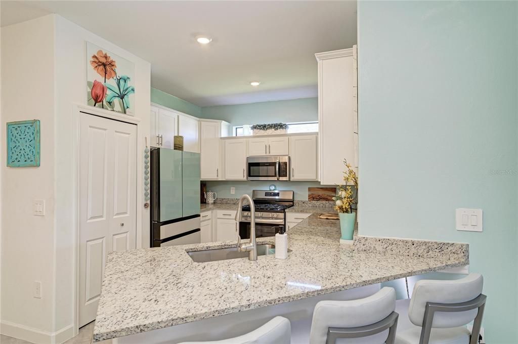 For Sale: $350,000 (2 beds, 2 baths, 1564 Square Feet)