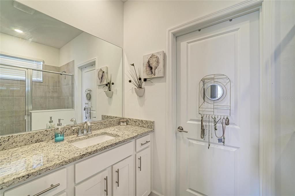 For Sale: $350,000 (2 beds, 2 baths, 1564 Square Feet)