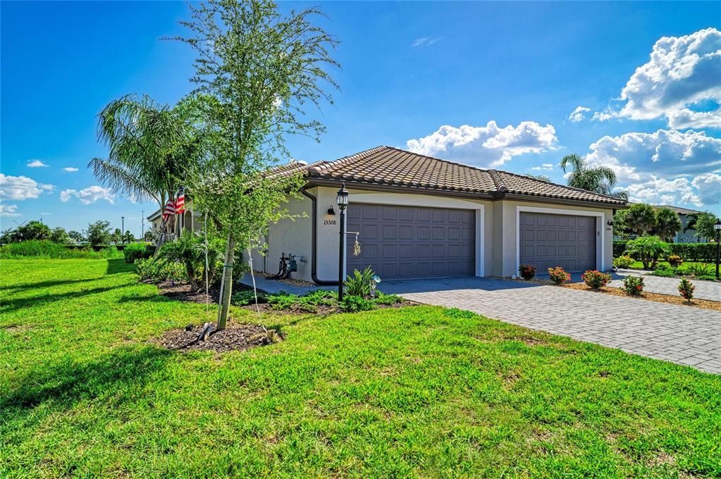 For Sale: $350,000 (2 beds, 2 baths, 1564 Square Feet)