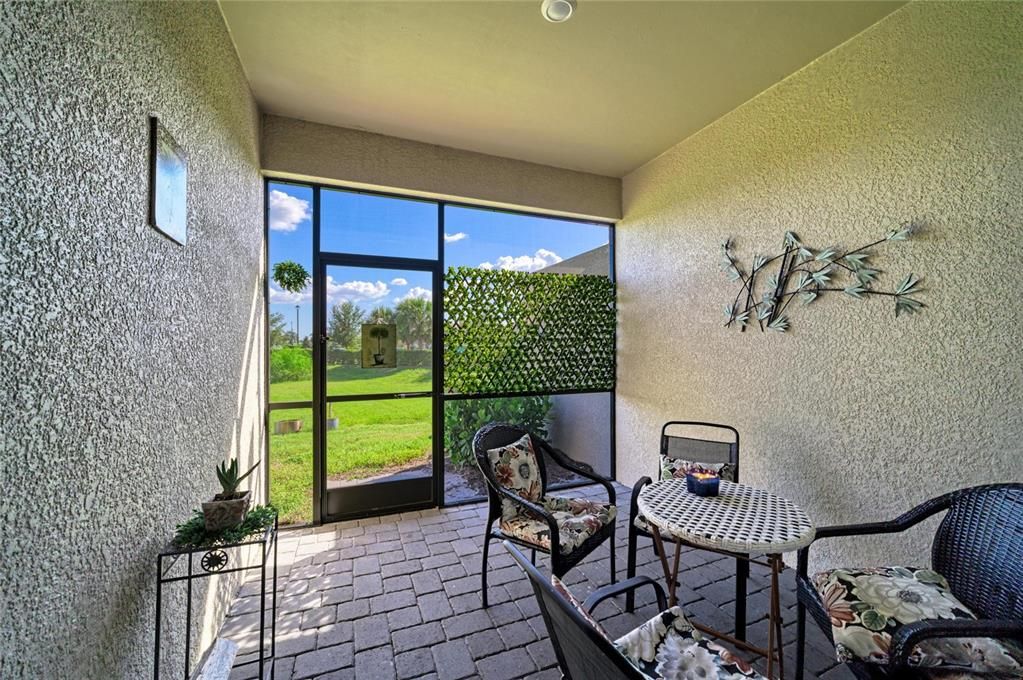 For Sale: $350,000 (2 beds, 2 baths, 1564 Square Feet)