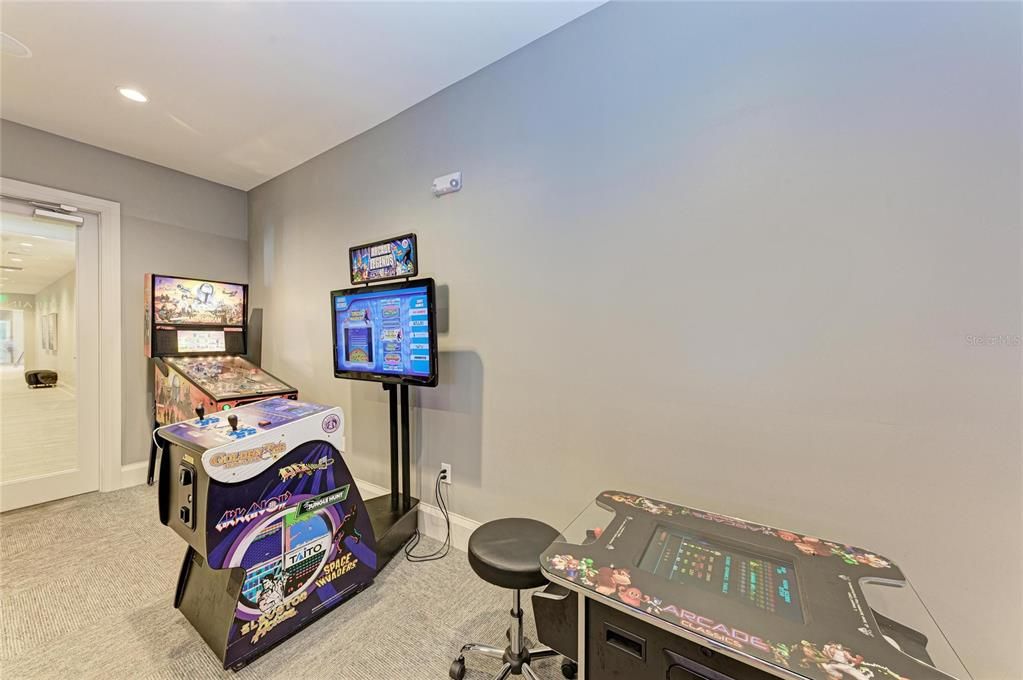 For Sale: $350,000 (2 beds, 2 baths, 1564 Square Feet)