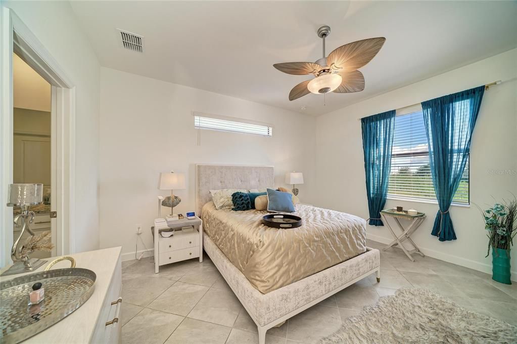 For Sale: $350,000 (2 beds, 2 baths, 1564 Square Feet)