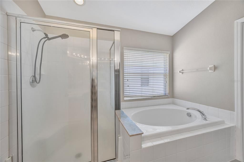 В аренду: $2,300 (4 спален, 2 ванн, 1665 Квадратных фут)