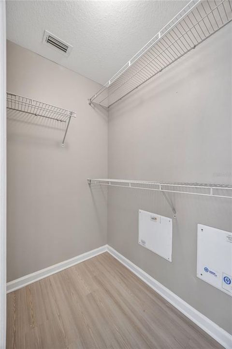 В аренду: $2,300 (4 спален, 2 ванн, 1665 Квадратных фут)