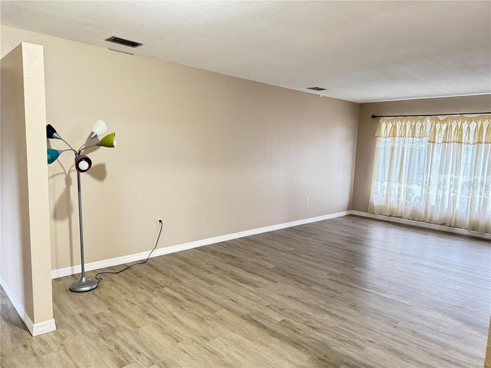 For Rent: $2,000 (3 beds, 2 baths, 1246 Square Feet)
