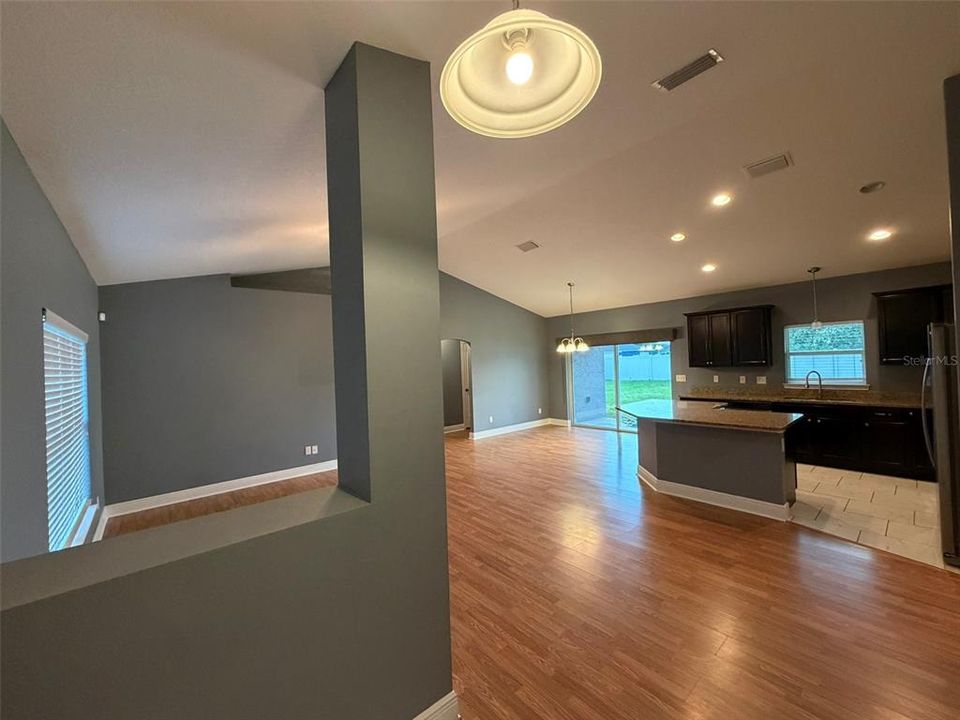На продажу: $345,000 (3 спален, 2 ванн, 1756 Квадратных фут)