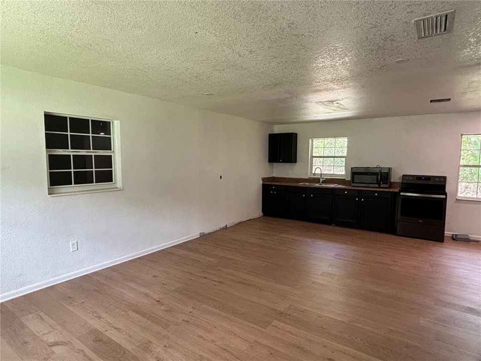 En Renta: $1,800 (3 camas, 2 baños, 1092 Pies cuadrados)