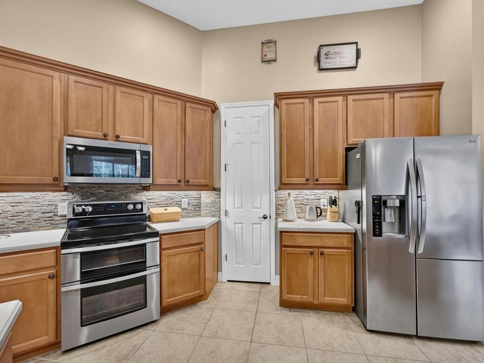 En Venta: $698,000 (3 camas, 3 baños, 2574 Pies cuadrados)