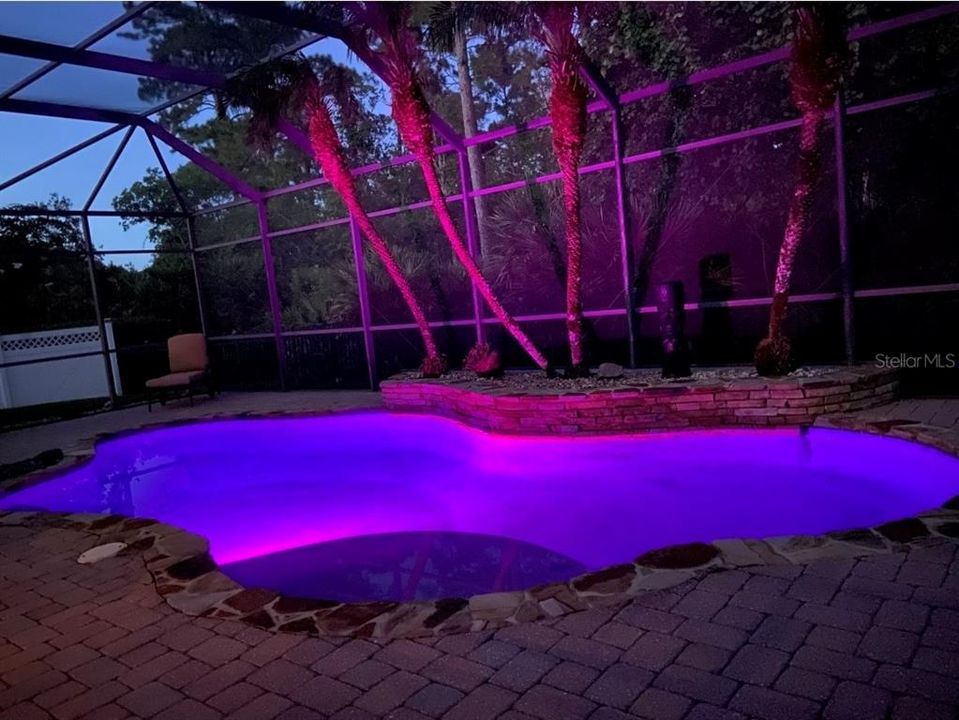En Venta: $698,000 (3 camas, 3 baños, 2574 Pies cuadrados)
