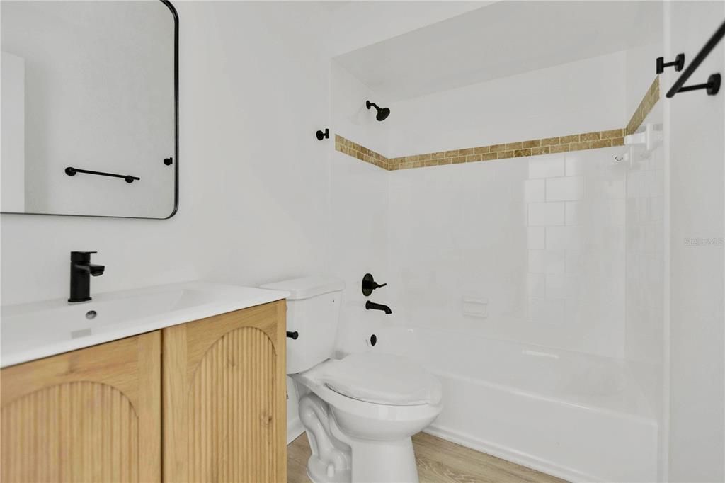 На продажу: $324,900 (4 спален, 2 ванн, 1339 Квадратных фут)