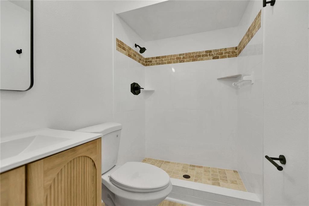 На продажу: $324,900 (4 спален, 2 ванн, 1339 Квадратных фут)