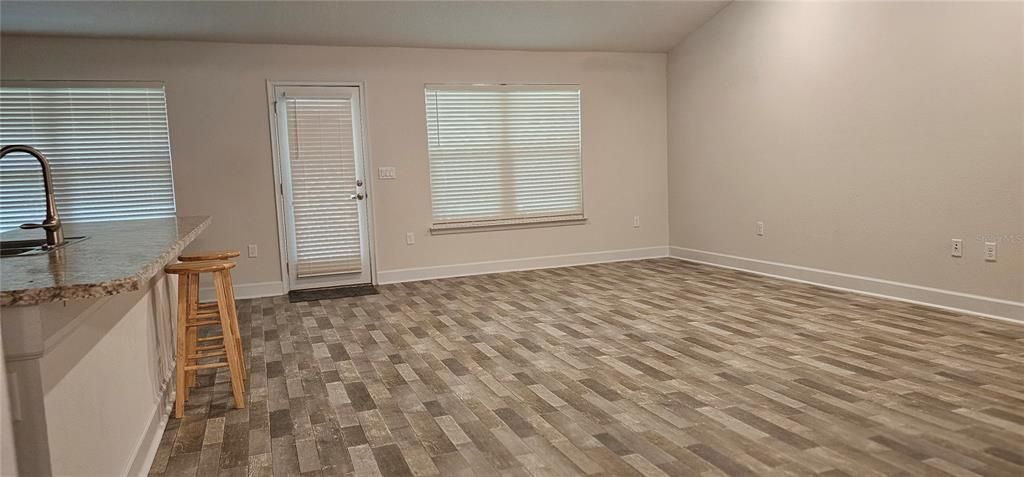 В аренду: $2,400 (4 спален, 3 ванн, 2117 Квадратных фут)