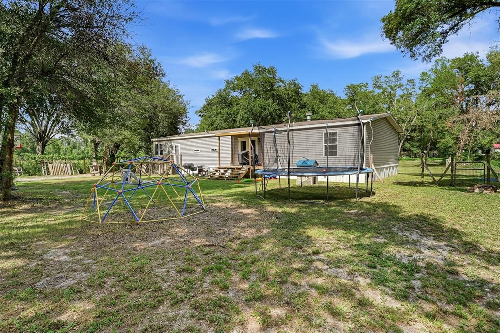 En Venta: $299,000 (4 camas, 2 baños, 2108 Pies cuadrados)