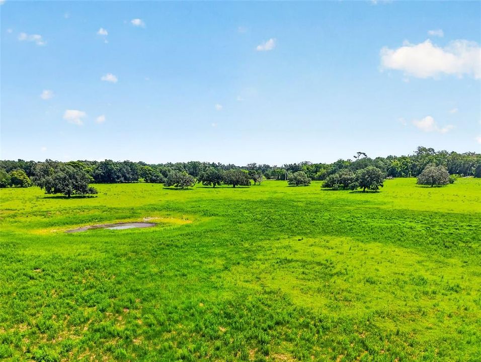 Activo con contrato: $285,000 (14.63 acres)