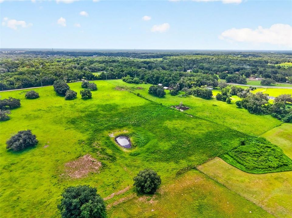 Activo con contrato: $285,000 (14.63 acres)