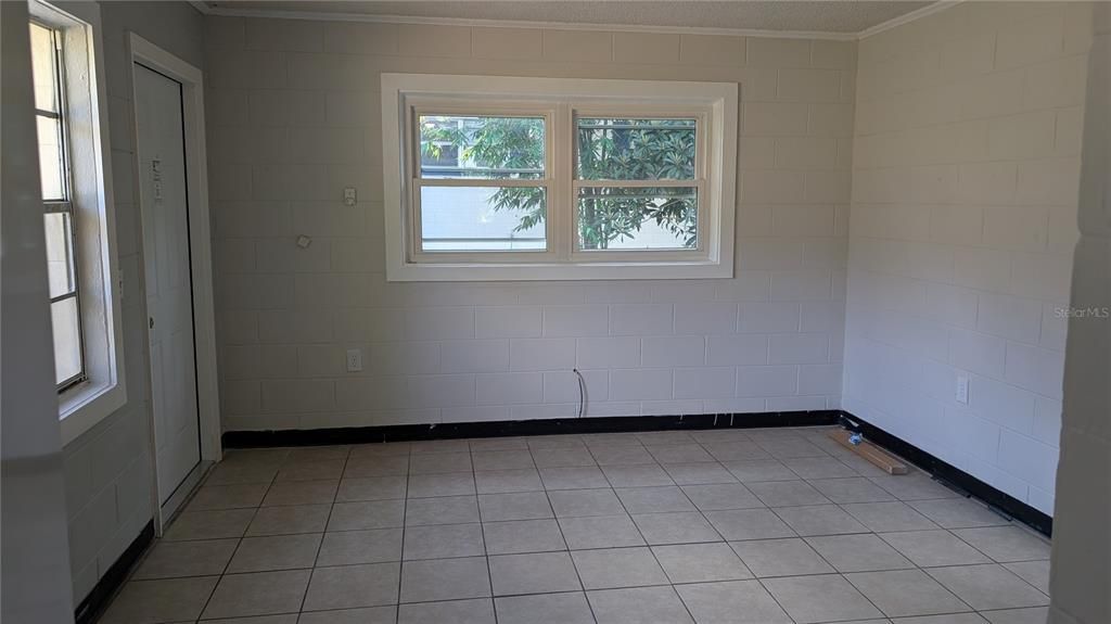 For Rent: $1,400 (2 beds, 1 baths, 624 Square Feet)