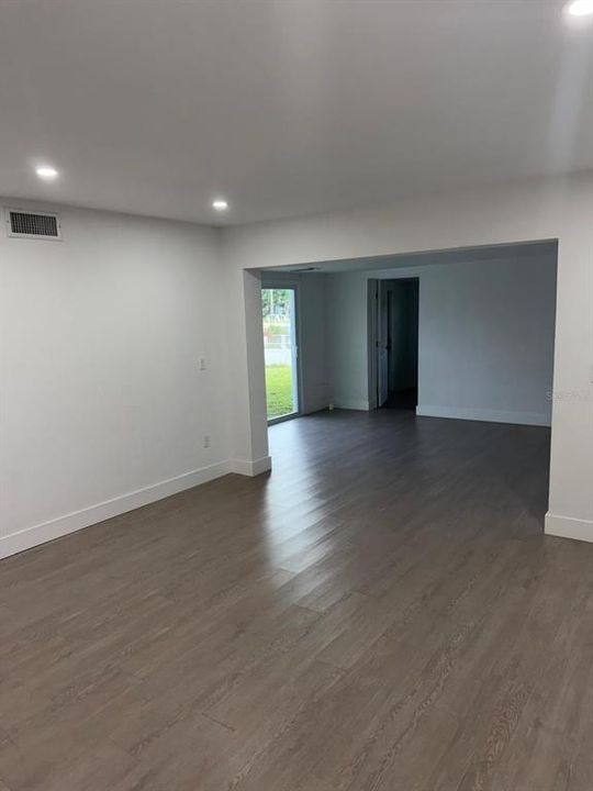 В аренду: $1,850 (3 спален, 2 ванн, 1124 Квадратных фут)