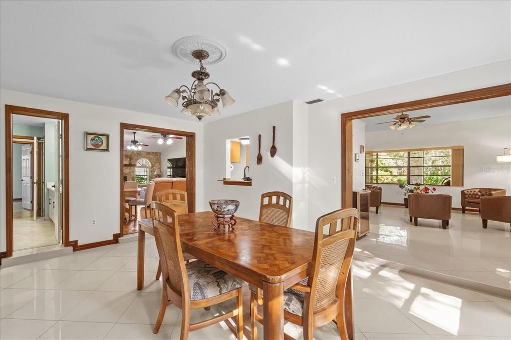 На продажу: $529,900 (4 спален, 3 ванн, 2438 Квадратных фут)