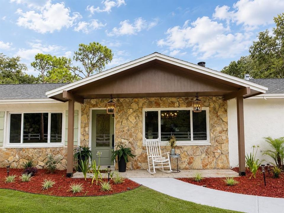 En Venta: $969,999 (4 camas, 2 baños, 3108 Pies cuadrados)