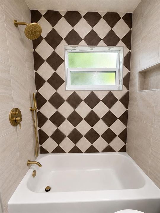 En Venta: $969,999 (4 camas, 2 baños, 3108 Pies cuadrados)