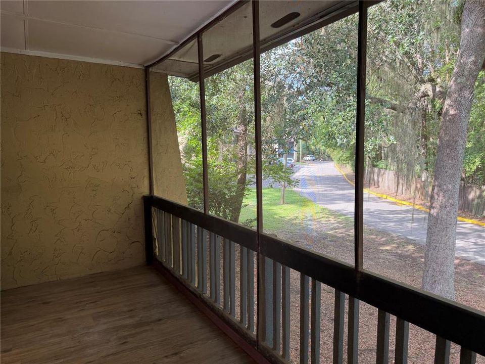 For Sale: $105,000 (2 beds, 2 baths, 1226 Square Feet)