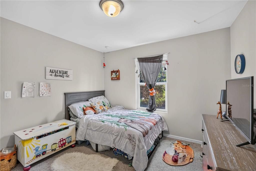 Active With Contract: $284,900 (3 beds, 2 baths, 1437 Square Feet)