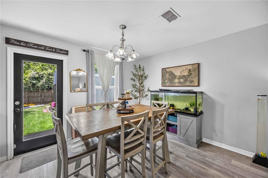 Active With Contract: $284,900 (3 beds, 2 baths, 1437 Square Feet)