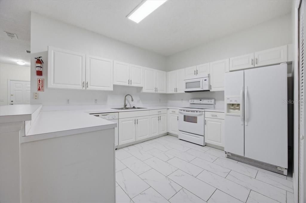 На продажу: $255,000 (3 спален, 2 ванн, 1484 Квадратных фут)