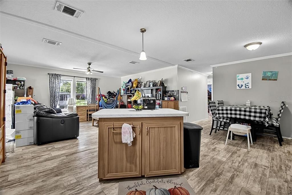 For Sale: $265,000 (3 beds, 2 baths, 1344 Square Feet)